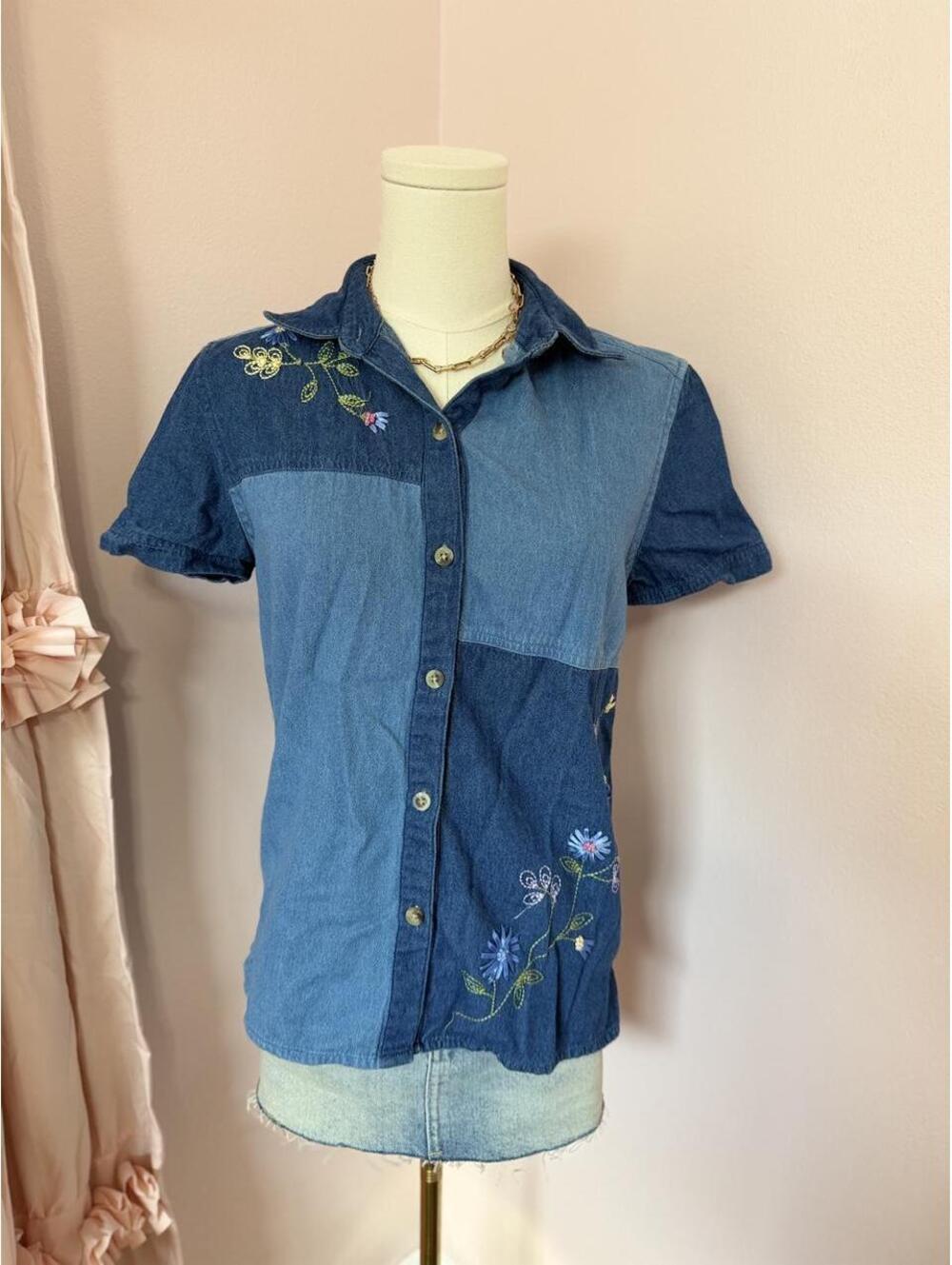 Vintage Cabin Creek Patchwork Denim Floral Embroidered Shirt Small